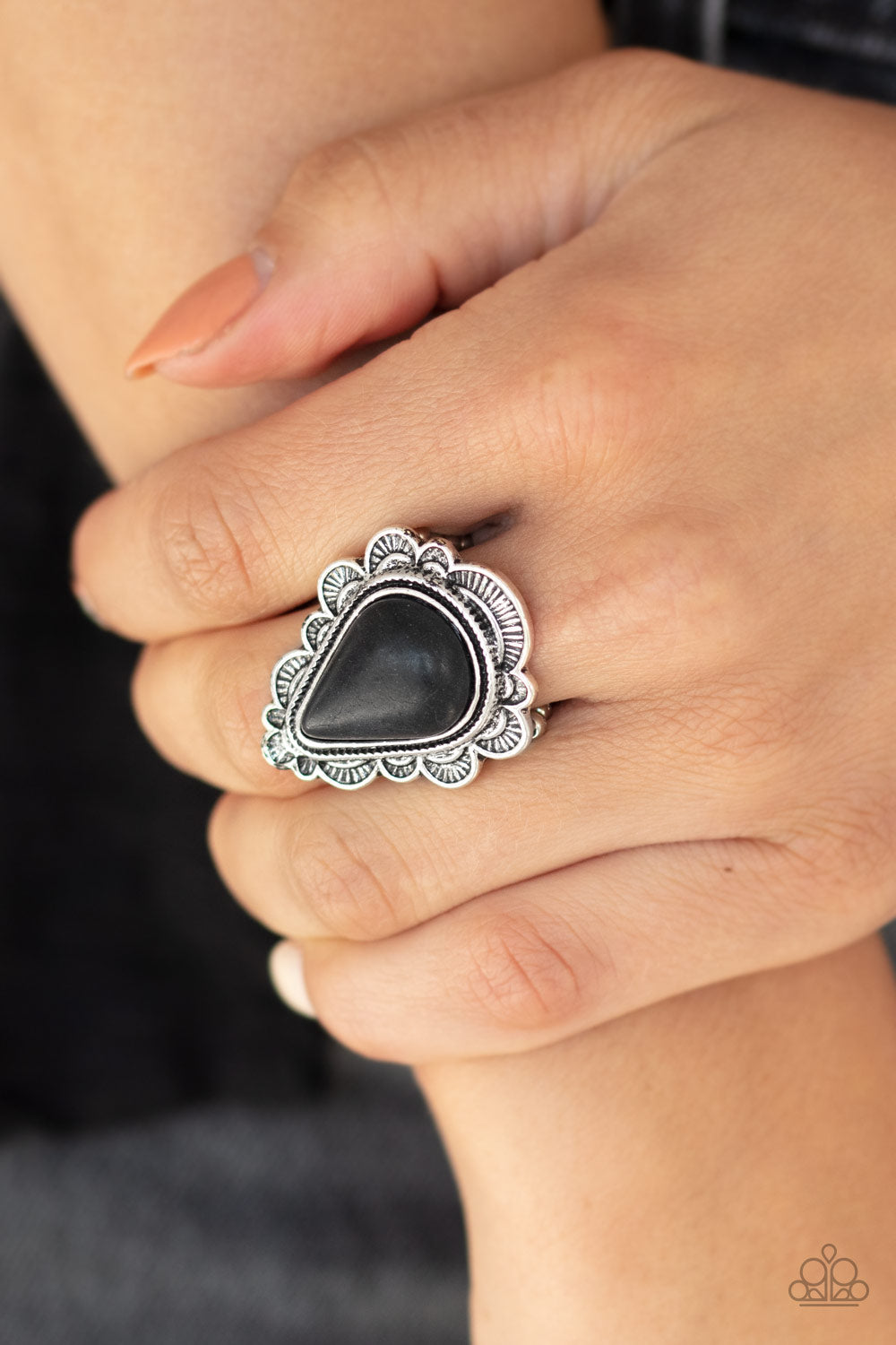 DESERT ESCAPE - BLACK SANDSTONE TEARDROP SILVER SCALLOPPED STRETCH RING
