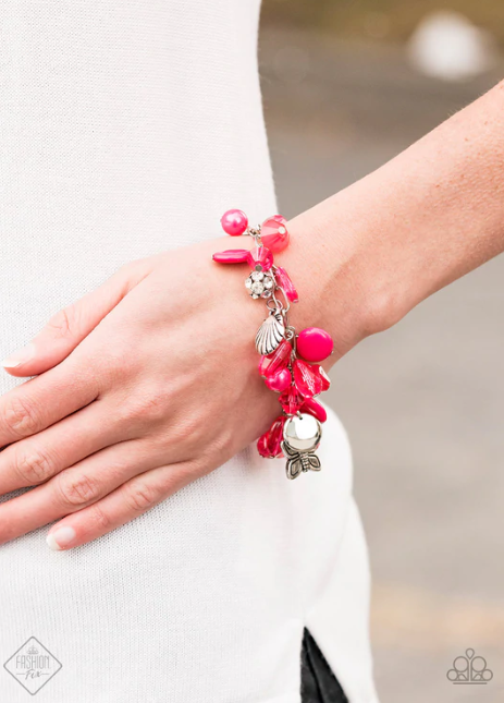 BUZZING BEAUTY QUEEN - PINK FASHION FIX CHARM BRACELET