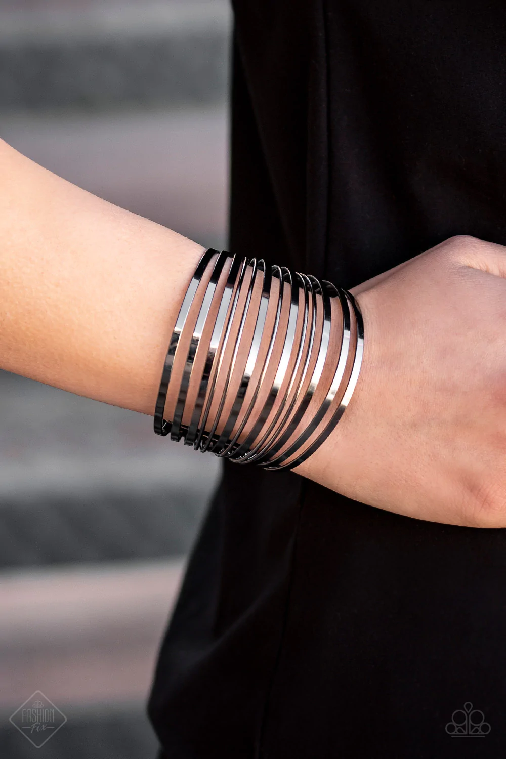 FRONT LINE SHINE - BLACK WIRE BAR FASHION FIX CUFF BRACELET