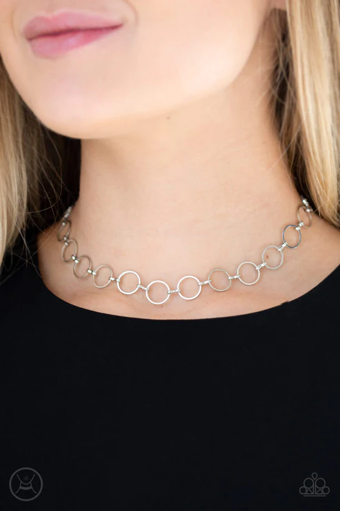 METRO SPUNK - SILVER CIRCLES CHOKER SHORT NECKLACE