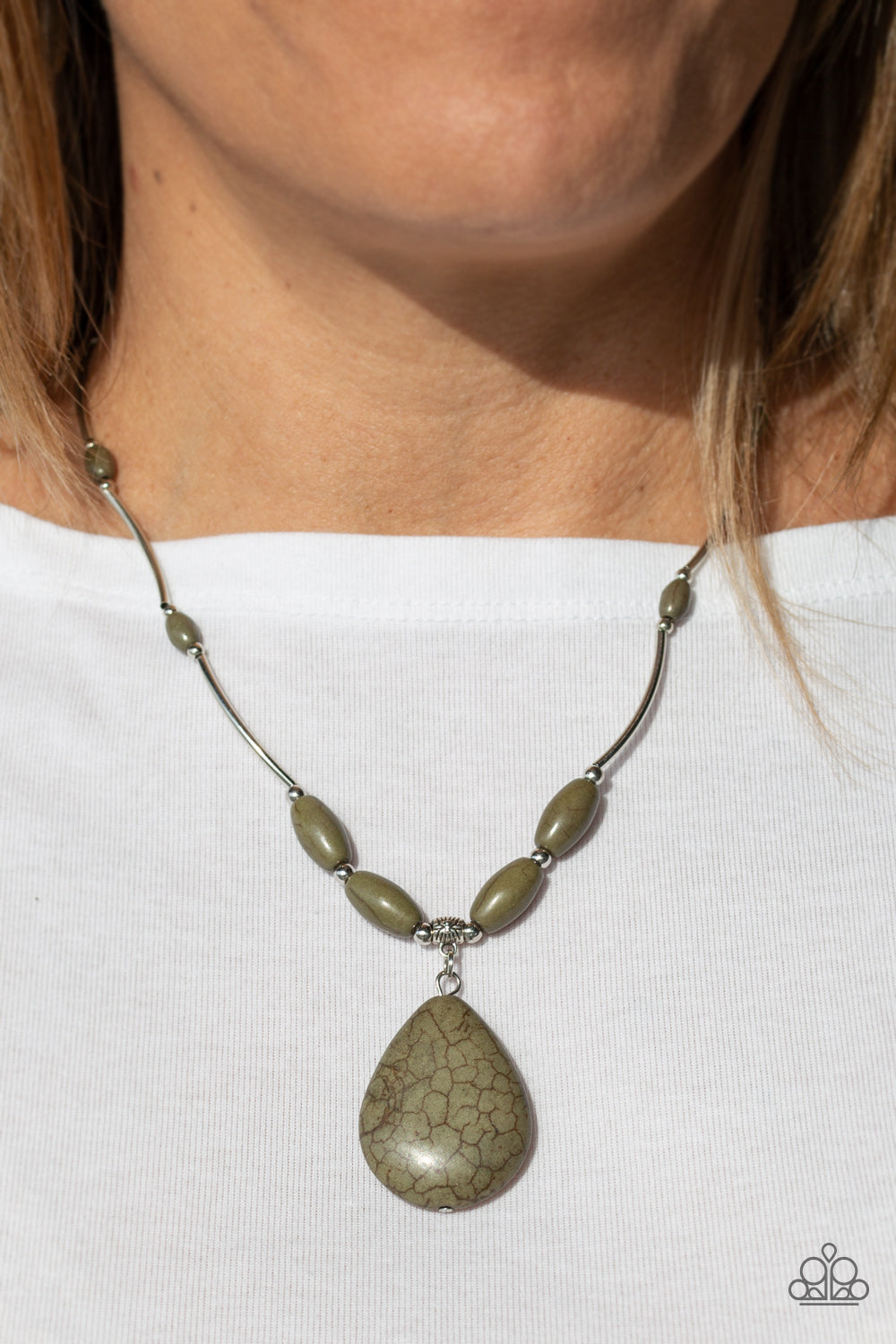 EXPLORE THE ELEMENTS - GREEN TURQUOISE OLIVE ARMY CRACKLE STONE NECKLACE