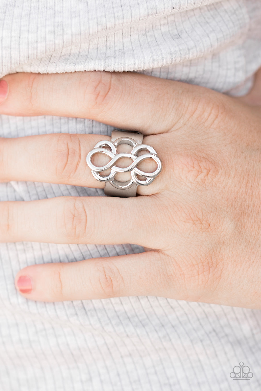 BREATHE IT ALL IN - SILVER TWIST INFINITY RING