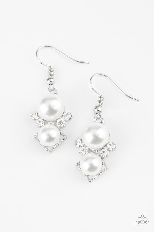 MRS. GATSBY - WHITE PEARLS CLEAR RHINESTONES DAINTY EARRINGS