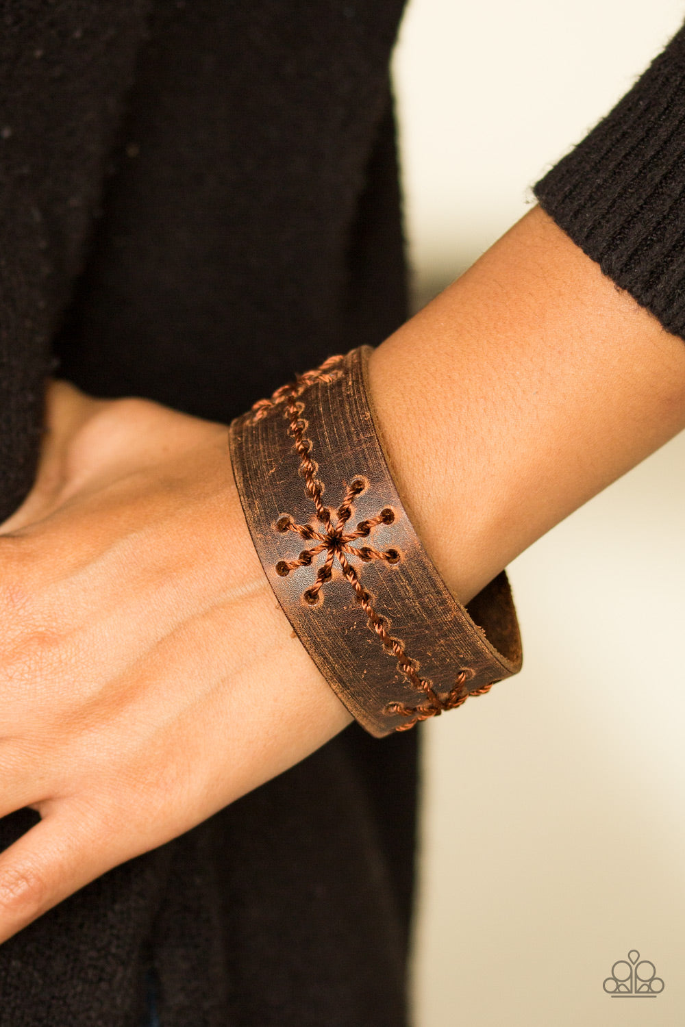 NAUTICAL NATURE - BROWN LEATHER STITCHED SNAP WRAP BRACELET
