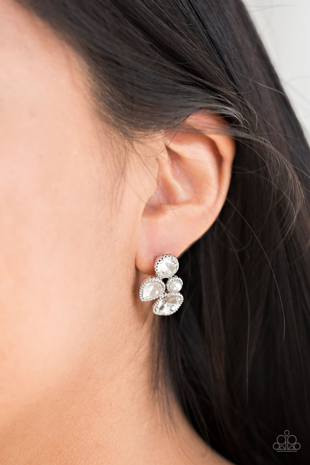 SUPER SUPERSTAR - WHITE PEARLS CLEAR RHNESTONES DAINTY POST EARRINGS