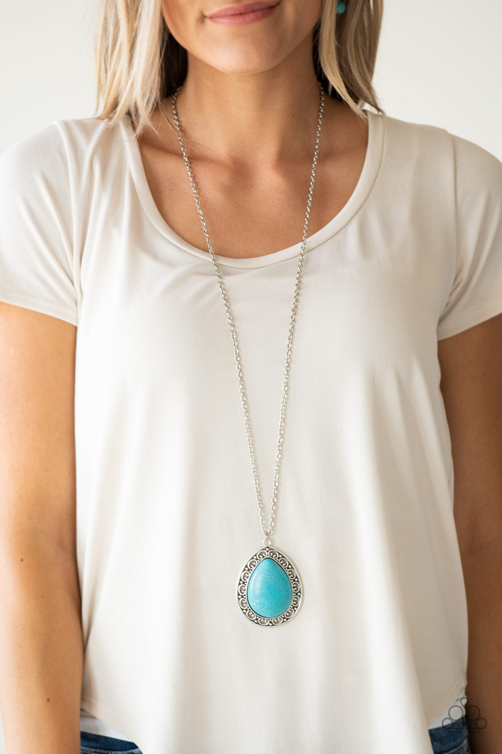 Blue teardrop deals necklace paparazzi