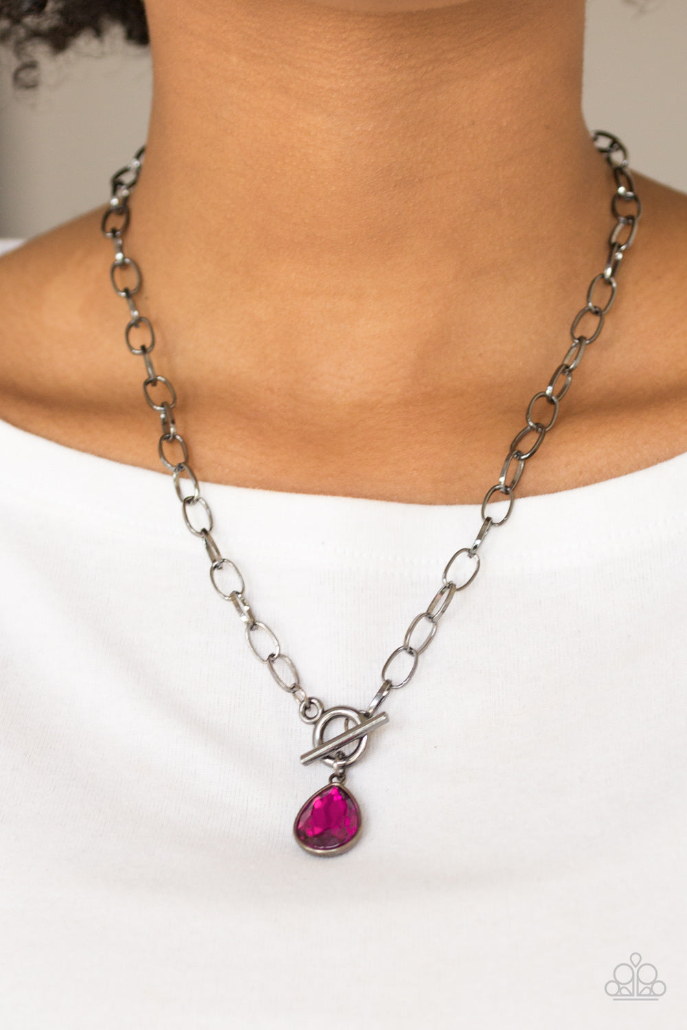 SO SORORITY - PINK TEARDROP RHINESTONE TOGGLE NECKLACE