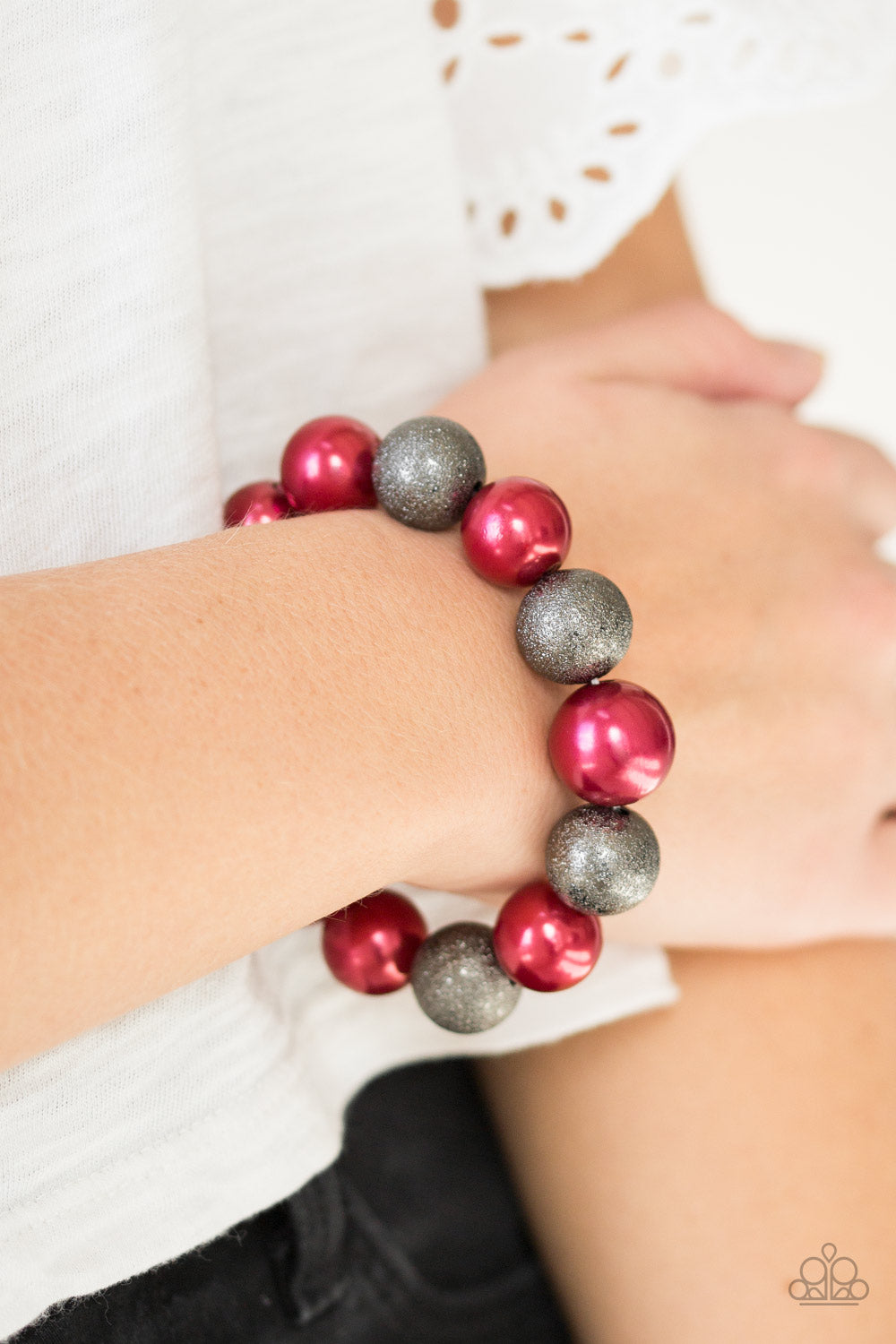 HUMBLE HUSTLE - RED PEARLS AND BLACK STRETCH BRACELET