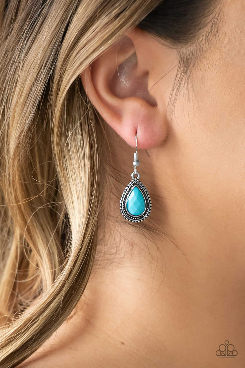 SUMMER VACAY - BLUE TEARDROP BEAD DAINTY EARRINGS