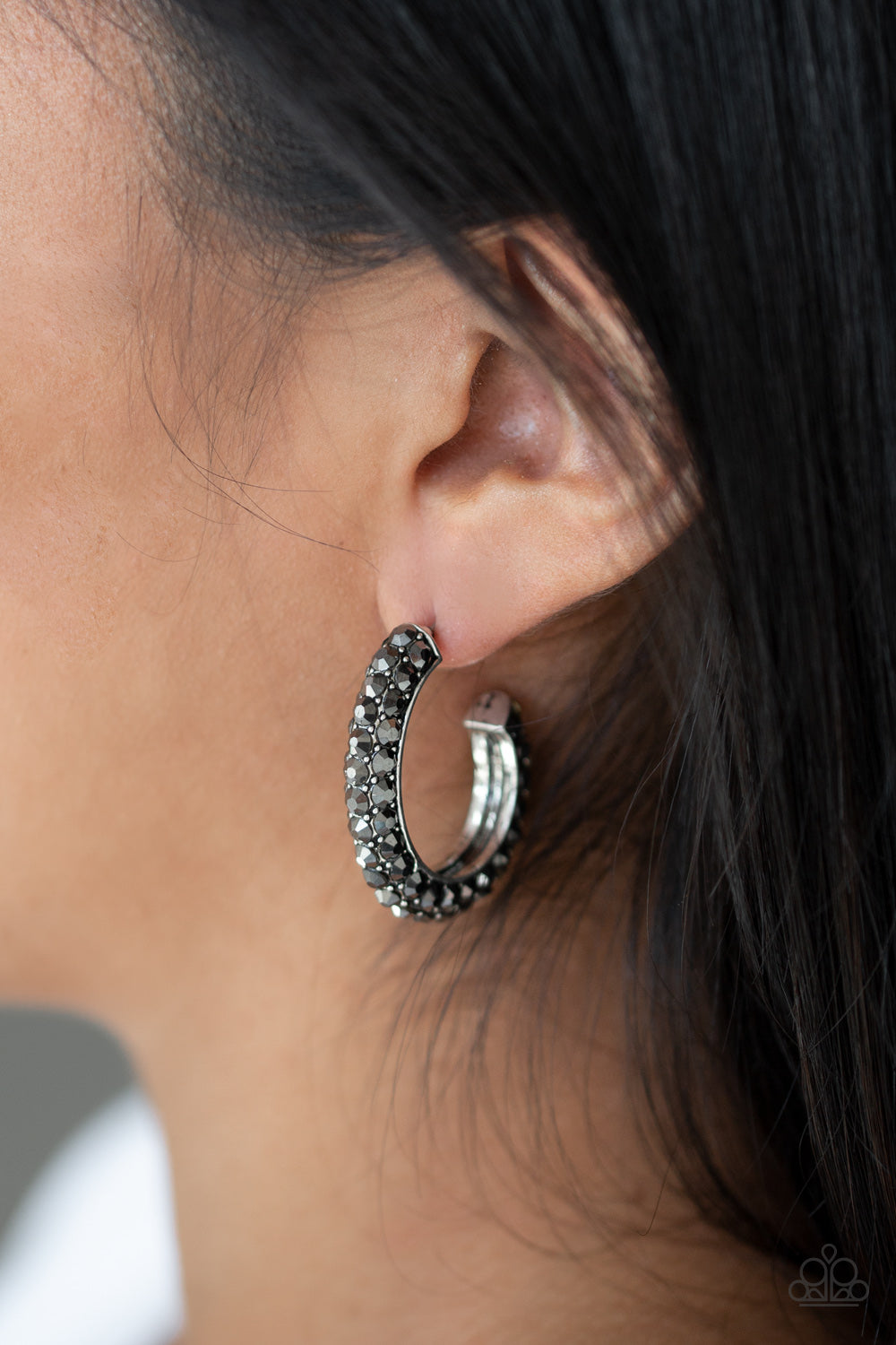 DONT MIND THE STARDUST - SILVER HEMATITE RHINESTONES HOOP EARRINGS