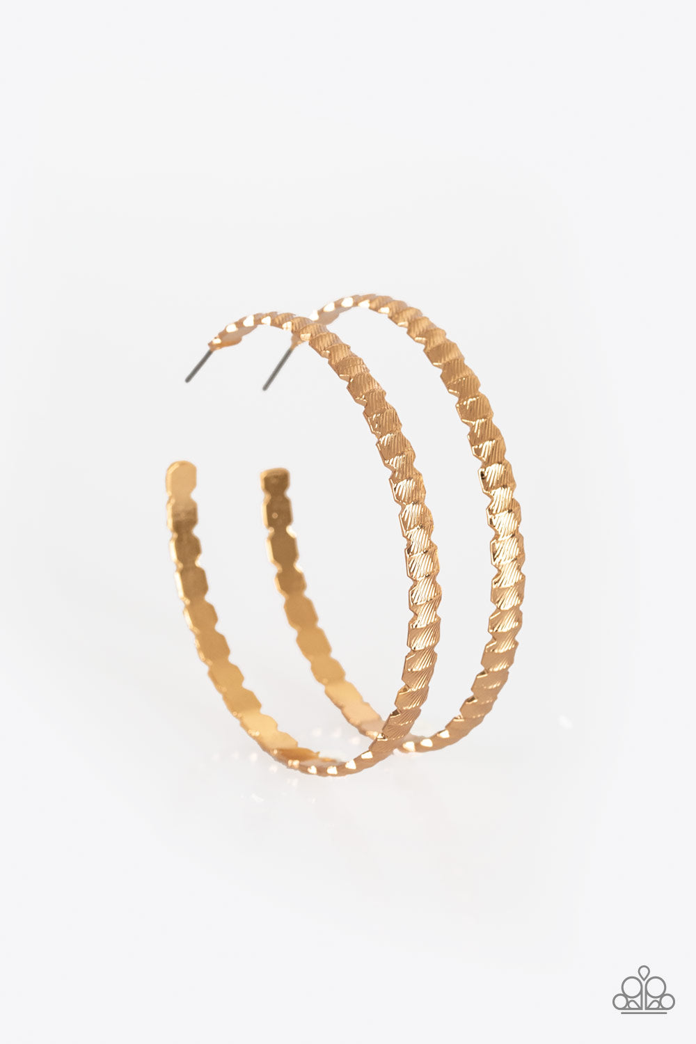 TOTALLY OFF THE HOOP - GOLD TEXTURED SCALLOPED LARGE HOOP EARRINGS