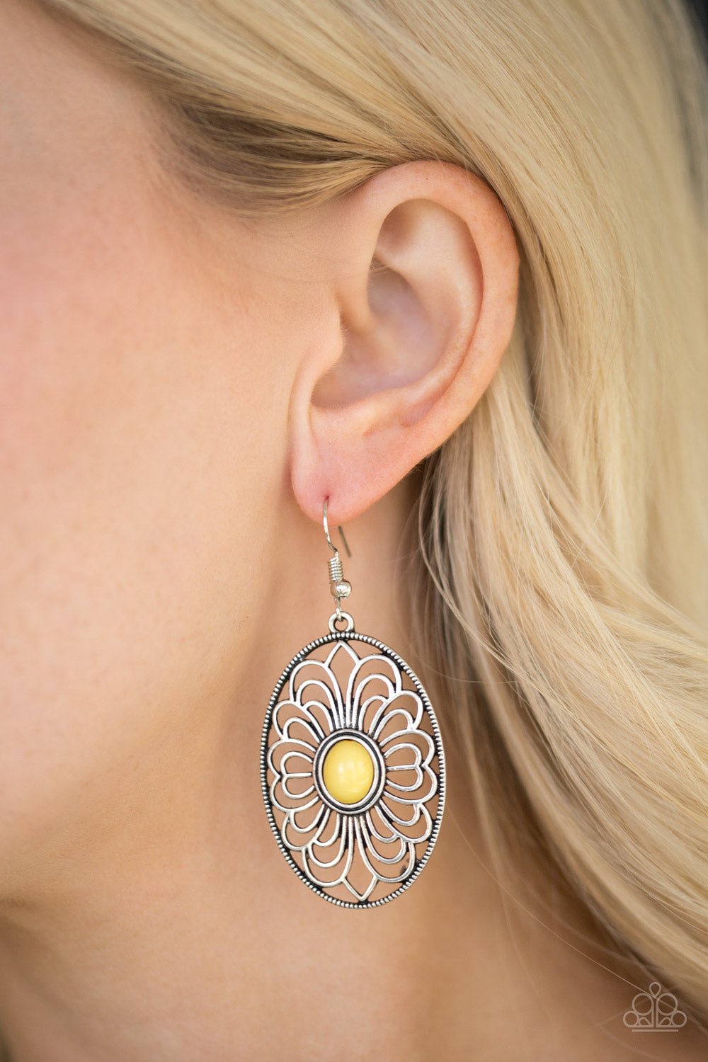 REALLY WHIMSY - YELLOW BEAD FLORAL SILVER WIRE OVAL EARRINGS