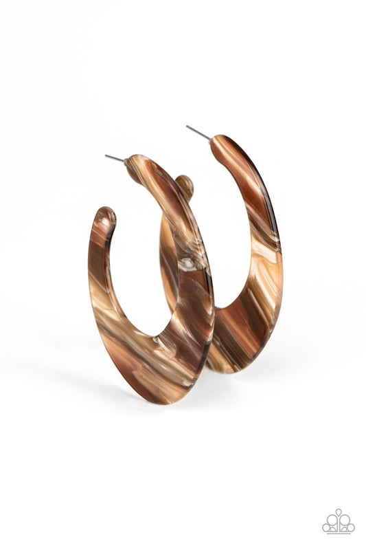 RETRO RENAISSANCE - BROWN MARBLED ACRYLIC HOOP EARRINGS