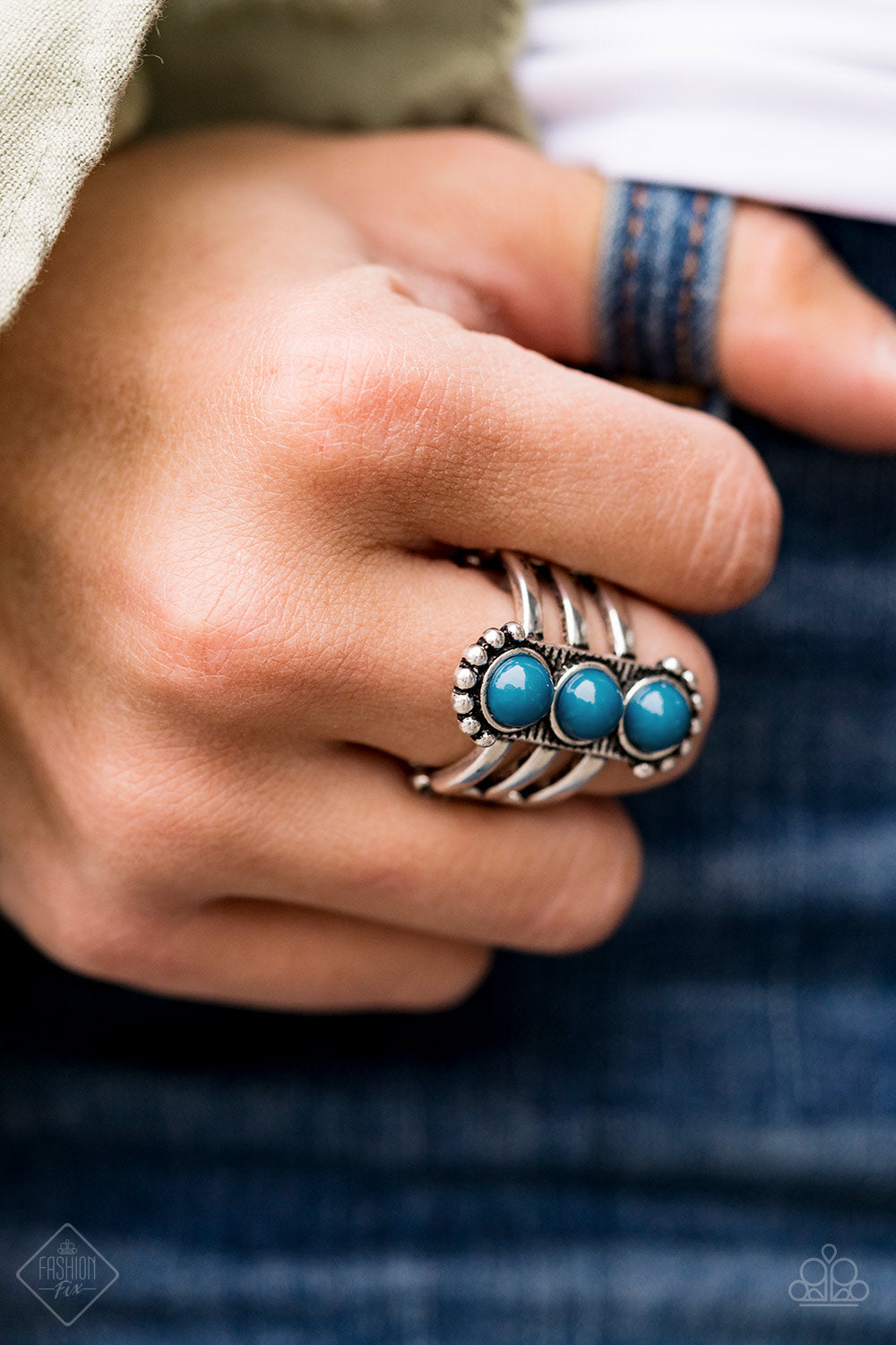 RIO TRIO - BLUE BEADS STOP LIGHT TYPE RING FASHION FIX FEBRUARY 2019