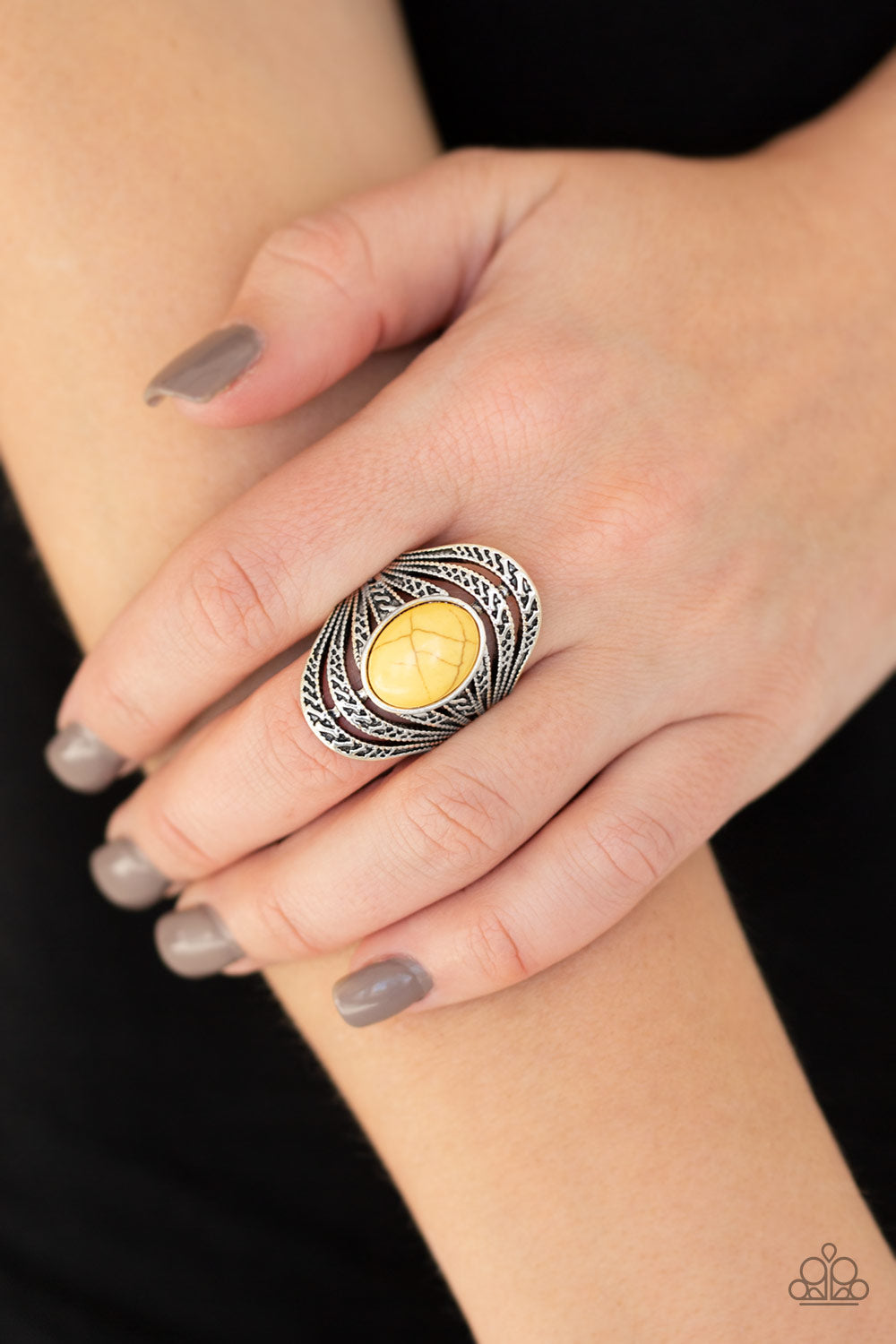 ROYAL ROAMER - YELLOW OVAL CRACKLE SANDSTONE RING