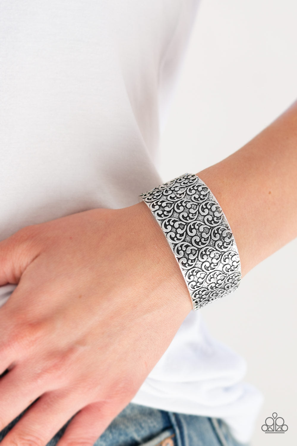 EAT YOUR HEART OUT - SILVER HEARTS FILIGREE CUFF BRACELET