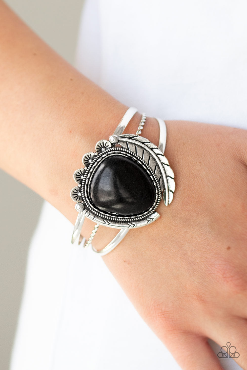 NATURES BOUNTY - BLACK POLISHED STONE SILVER FEATHER CUFF BRACELET