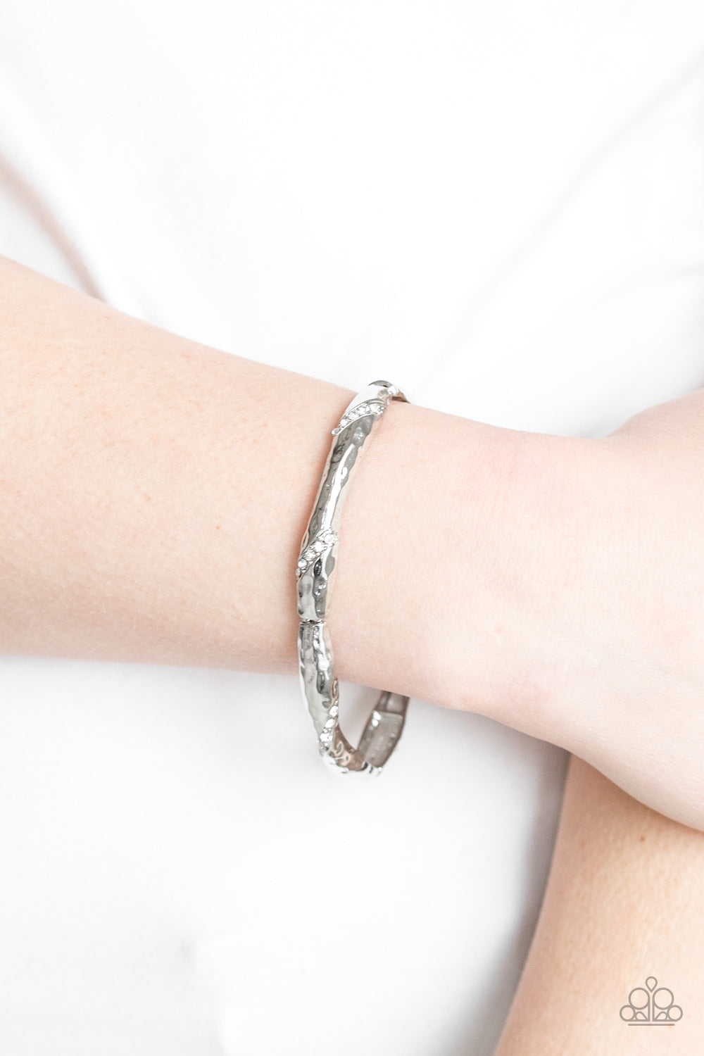 WATCH OUT FOR ICE - WHITE RHINESTONES DAINTY STRETCH BANGLE BRACELET