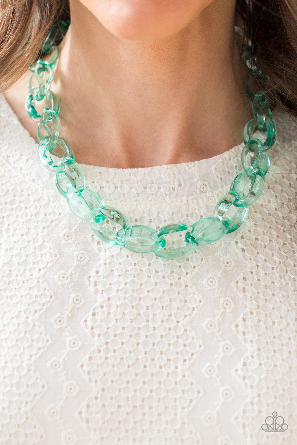 ICE QUEEN - GREEN ACRYLIC LINKS NECKLACE