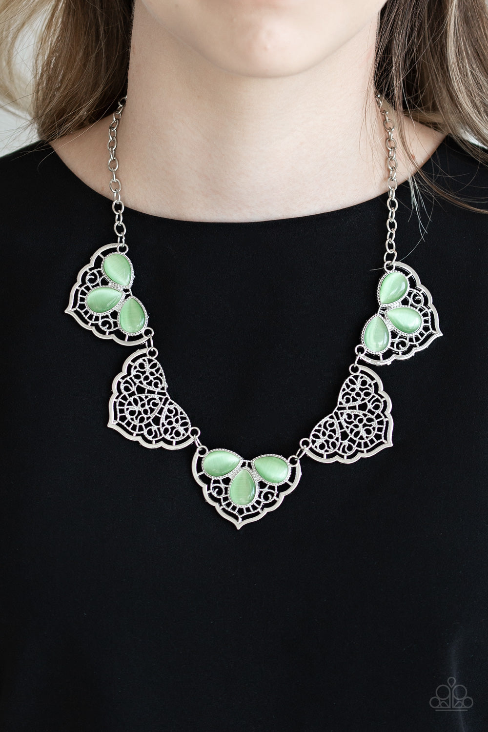 EAST COAST ESSENCE - GREEN MOONSTONE LACY NECKLACE