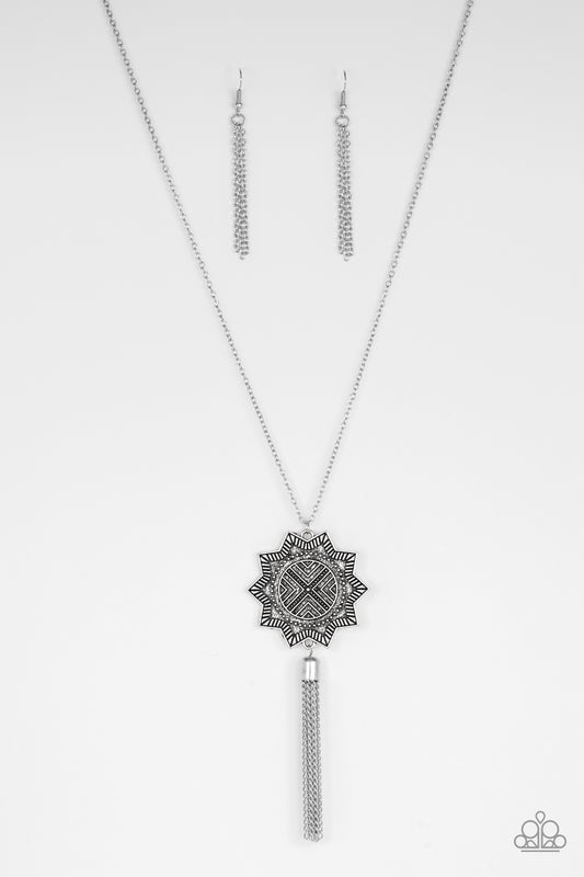 FROM SUNUP TO SUNDOWN - SILVER SUN BURST NECKLACE