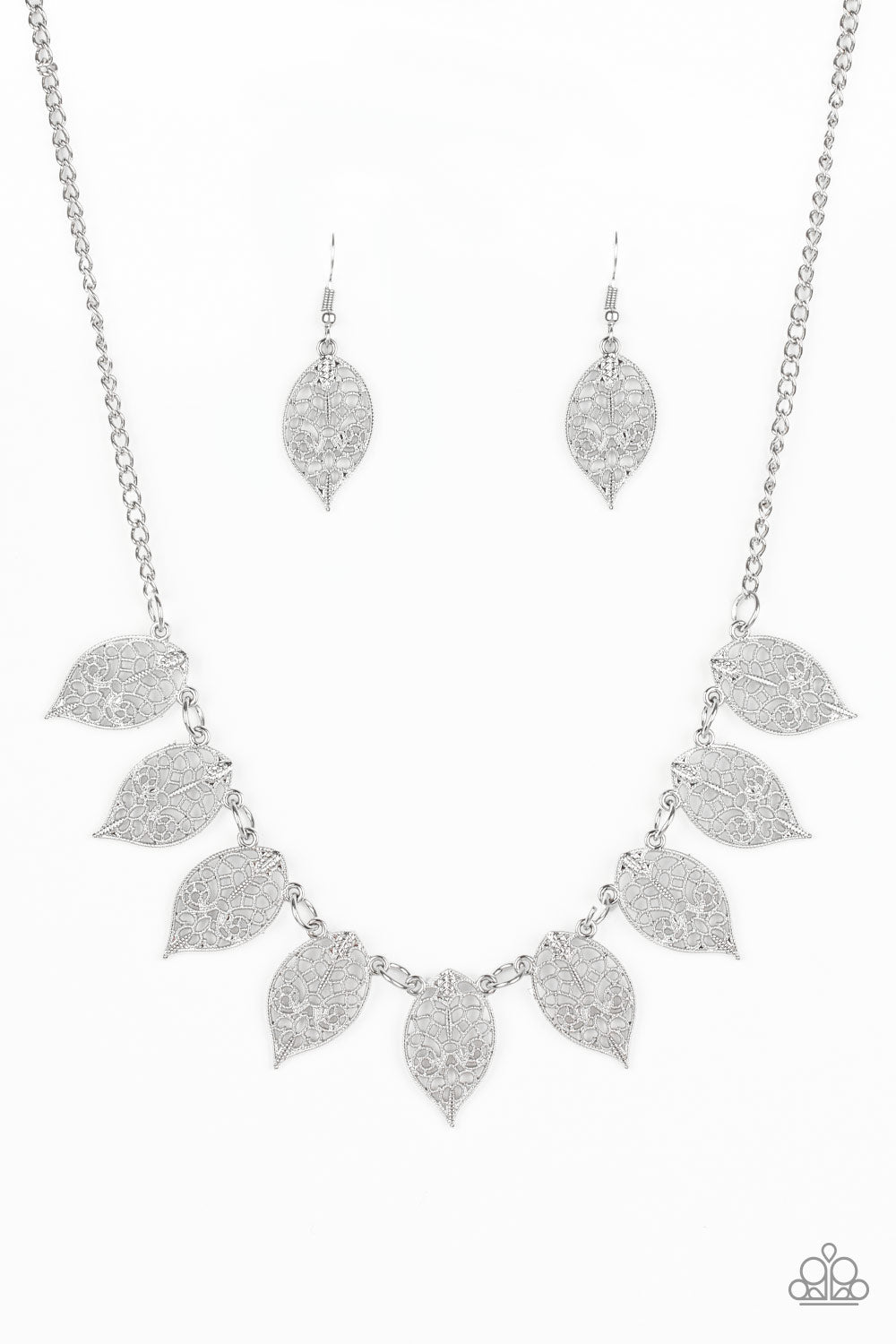 LEAFY LAGOON - SILVER LEAVES NECKLACE