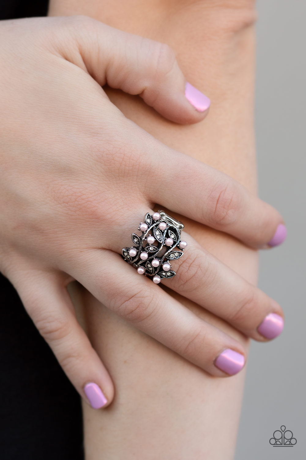 I, ME, AND VINE - PINK  PEARLS SILVER LEAVES RING