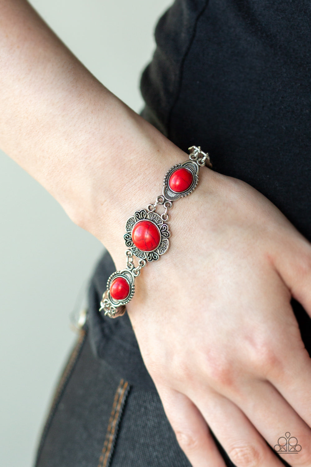 SERENELY SOUTHERN - RED