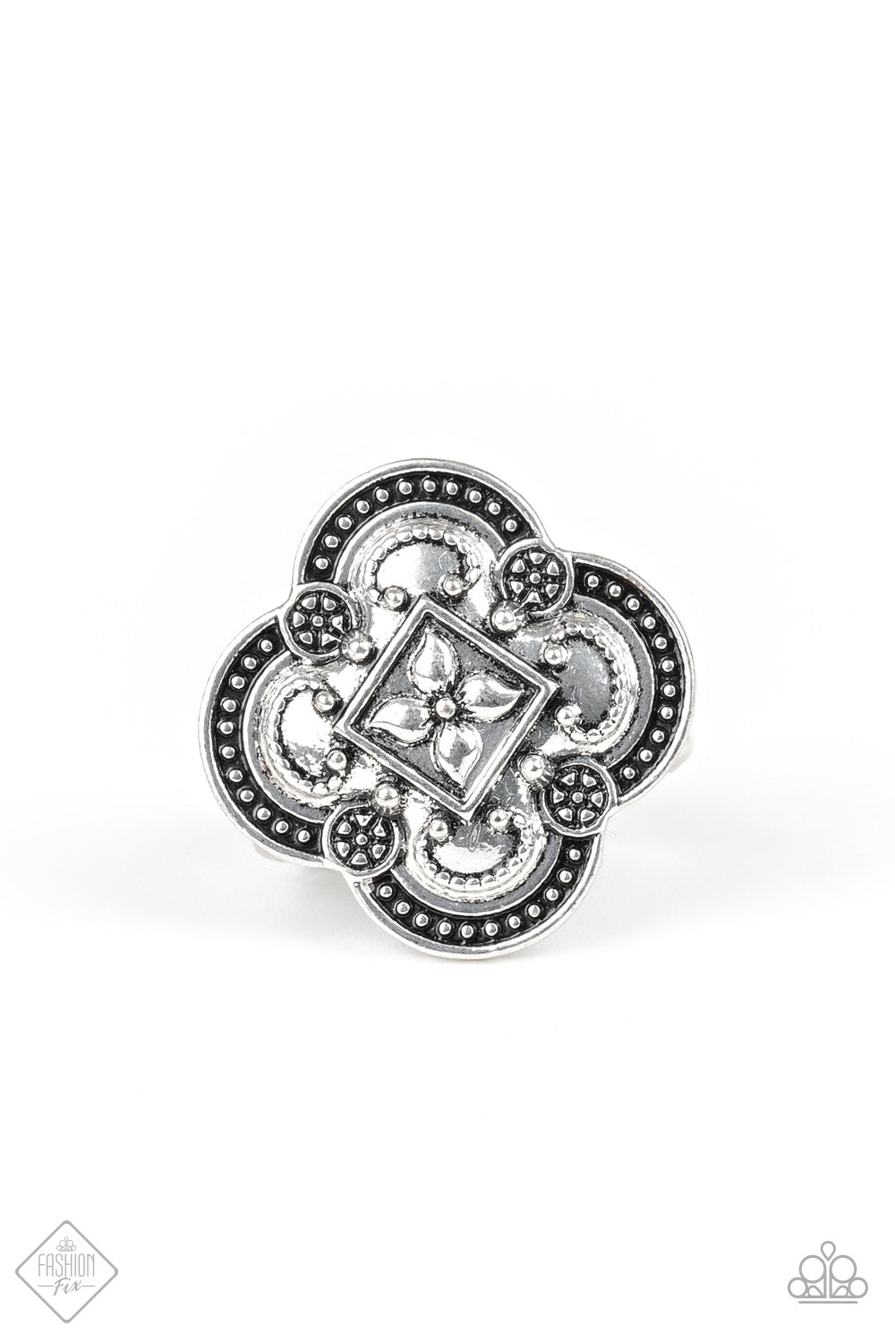 YOUR ROYAL ROGUE-NESS - SILVER FASHION FIX RING