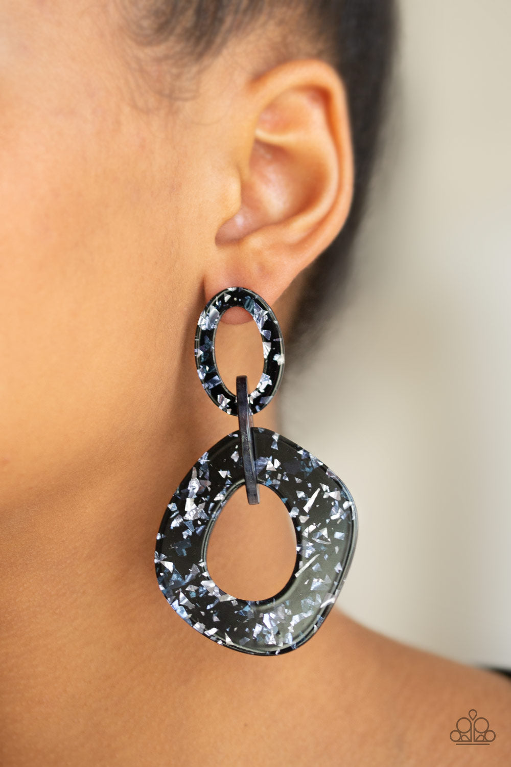 CONFETTI CONGO - BLUE ACRYLIC EARRINGS