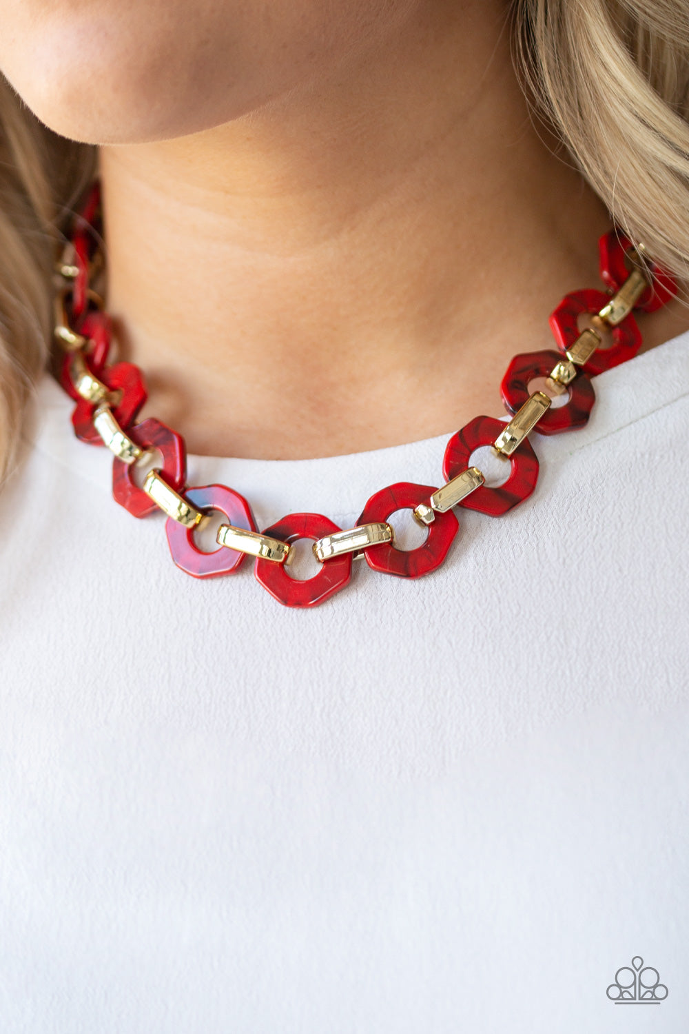 FASHIONISTA FEVER - RED AND GOLD ACRYLIC NECKLACE