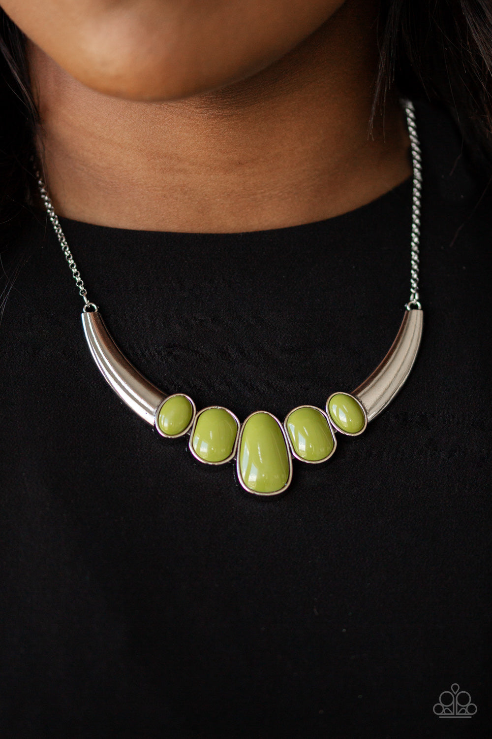 A BULL HOUSE - GREEN AVOCADO OVAL BEADS SILVER CRESCENT NECKLACE