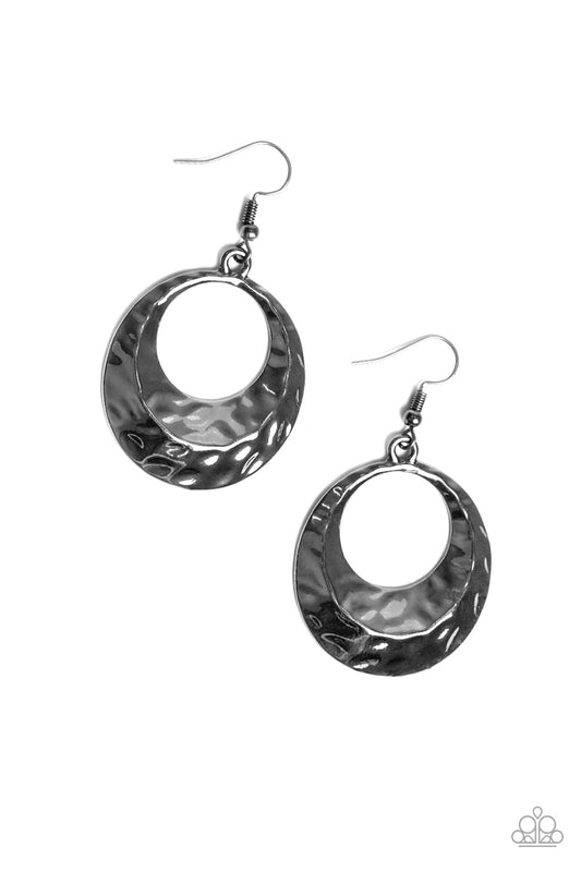 SAVORY SHIMMER - BLACK EARRINGS