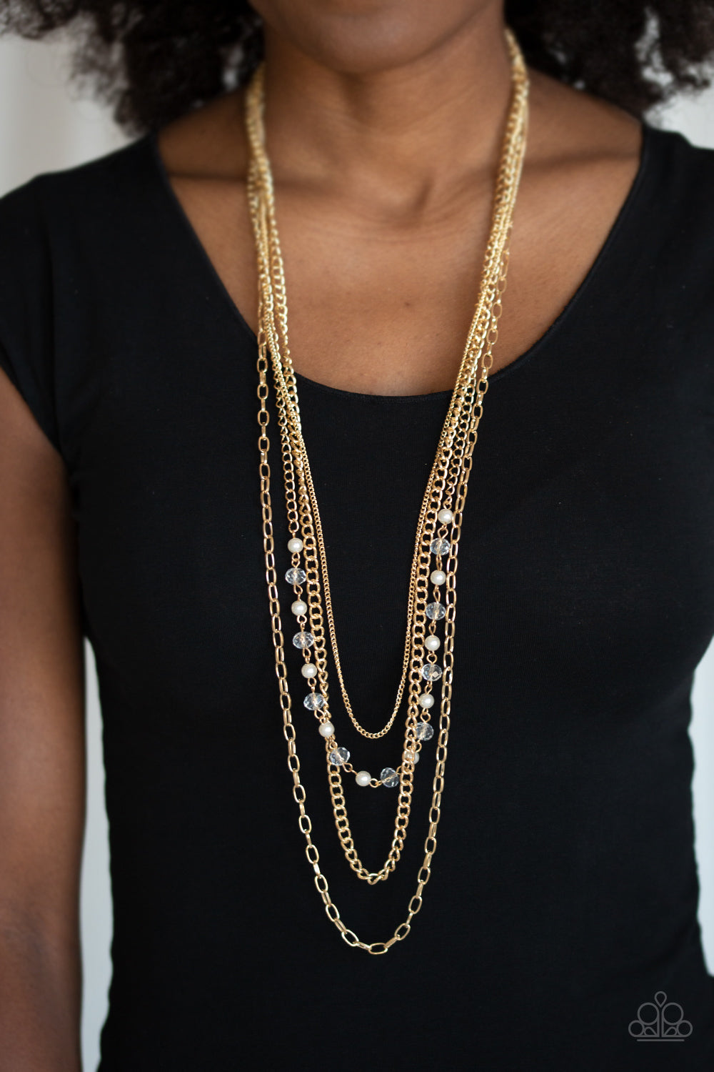 SOHO SOPHISTICATION - GOLD AND WHITE PEARL NECKLACE