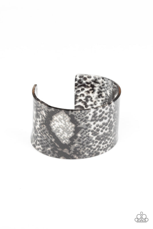 VOGUE REVAMP - BLACK SNAKE SKIN ACRYLIC CUFF BRACELET