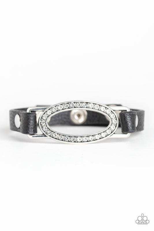 ANOTHER ROUND OF RHINESTONES - BLACK LEATHER OVAL RHINESTONES RING SNAP BRACELET