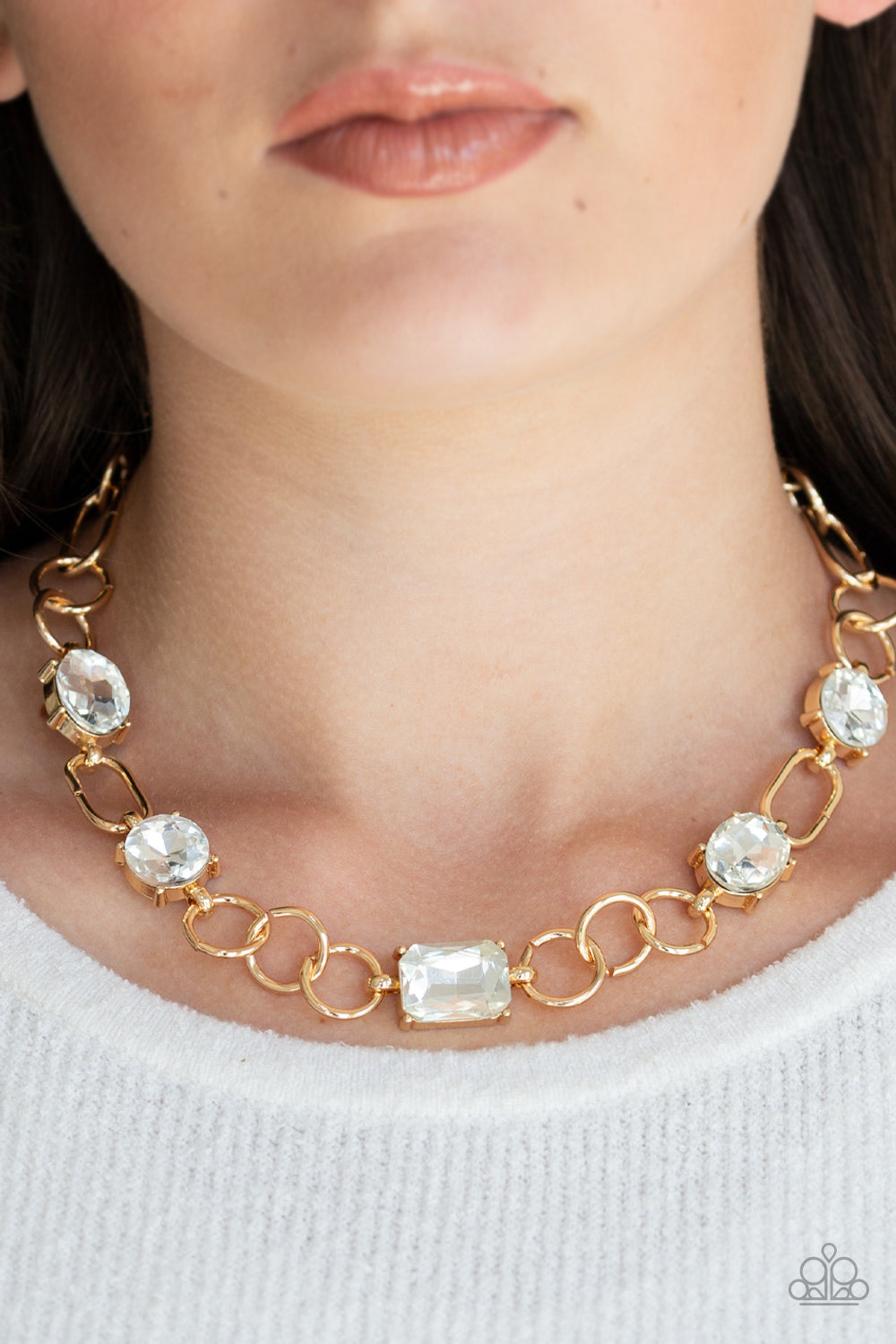 URBAN DISTRICT - GOLD LARGE CLEAR RHINESTONES BOLD NECKLACE