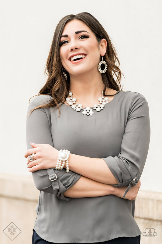 FIERCELY 5TH AVENUE - JEWELRY SET APRIL 2020 WHITE PEARLS AND DIAMOND RHINESTONES