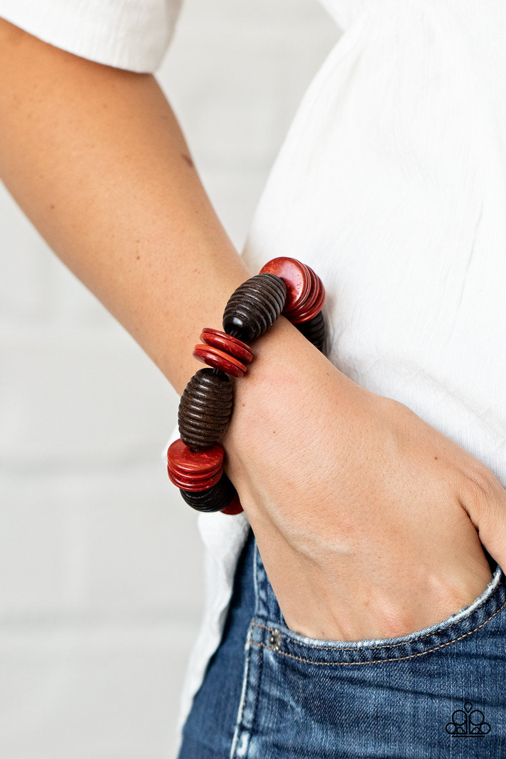 CARIBBEAN CASTAWAY - RED AND BROWN WOODEN STRETCH BRACELET