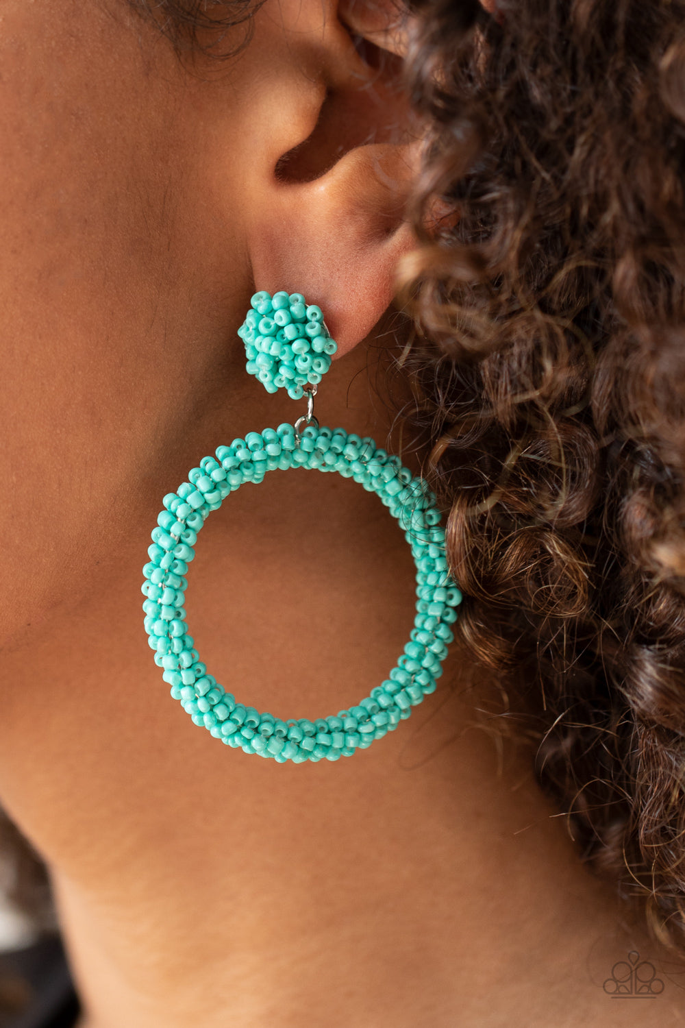 BE ALL YOU CAN BEAD - BLUE AQUA SEEDBEAD POST CIRCLE HOOP EARRINGS