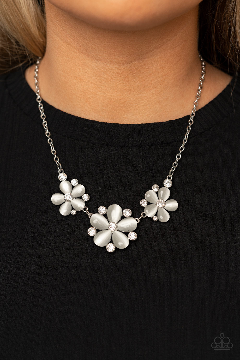 EFFORTLESSLY EFFLORESCENT - WHITE MOONSTONE FLOWERS NECKLACE