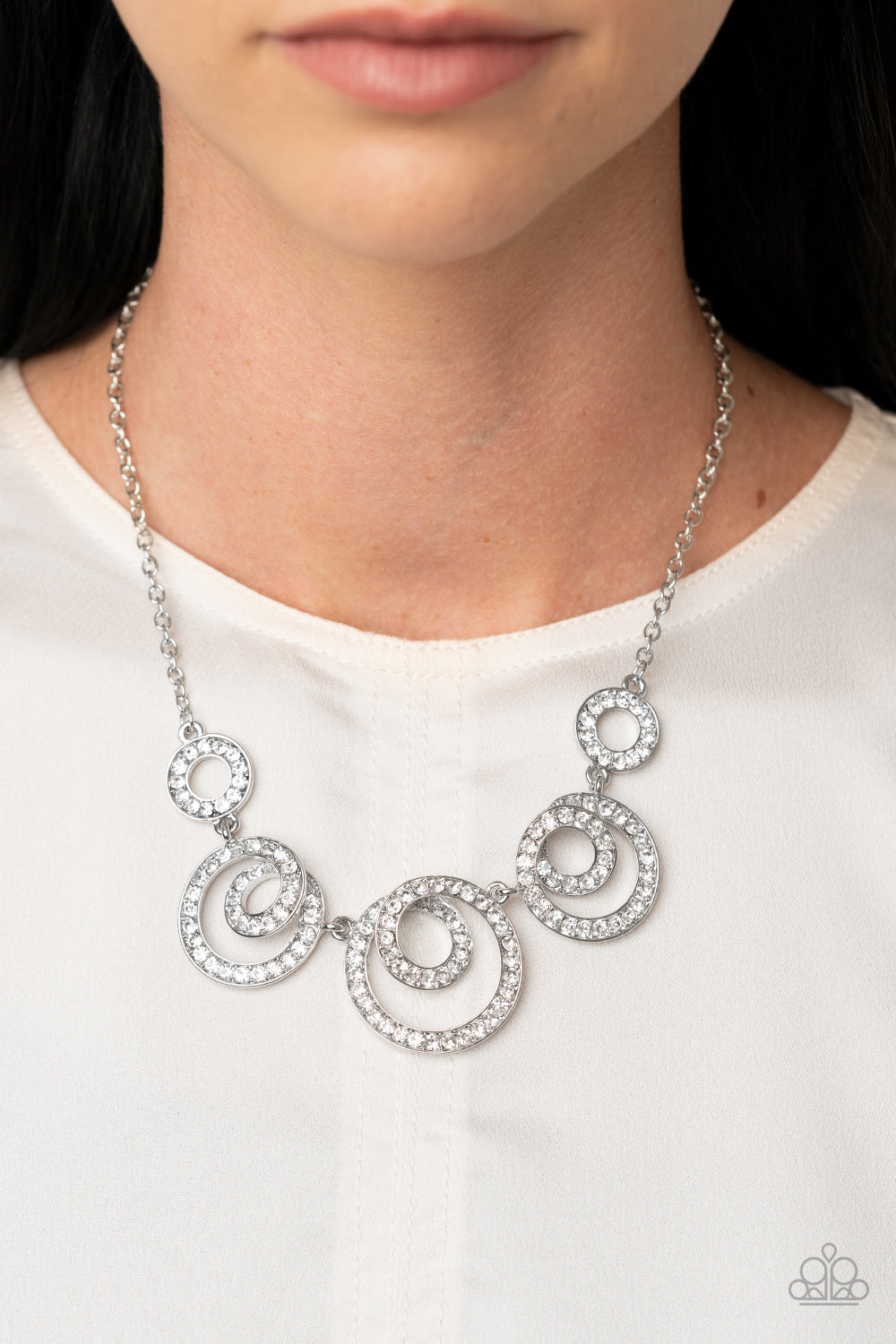 TOTAL HEAD-TURNER - WHITE RHINESTONES CIRCLES NECKLACE