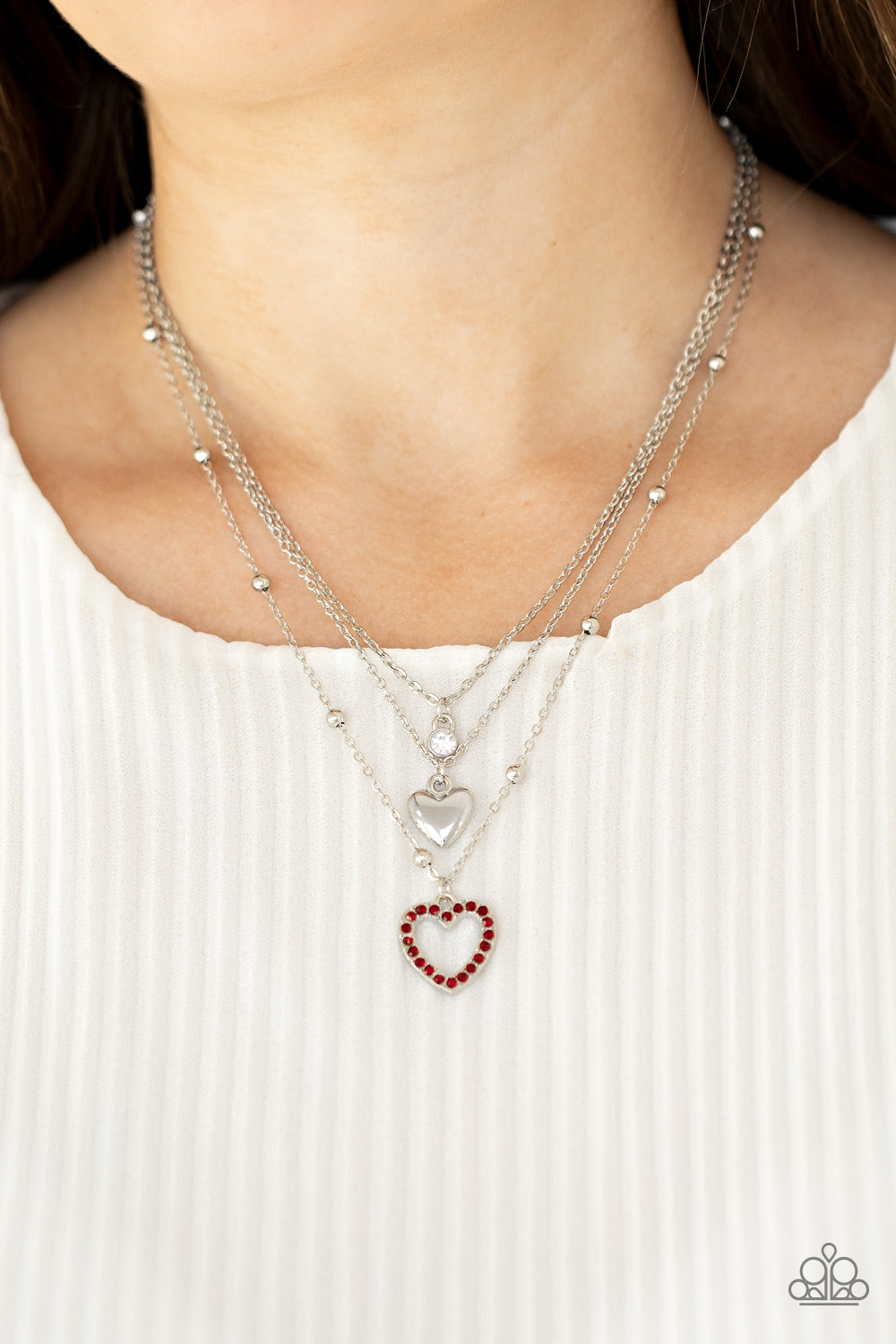 NEVER MISS A BEAT - RED RHINESTONES HEARTS NECKLACE