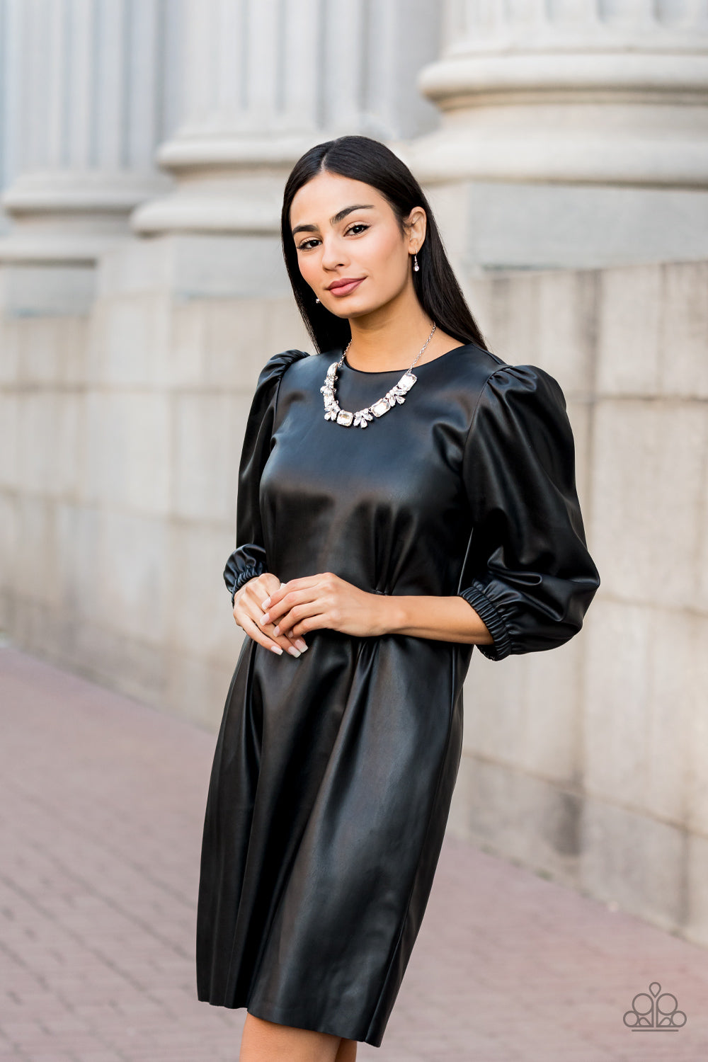 LONG LIVE SPARKLE - WHITE RHINESTONES GLAM NECKLACE