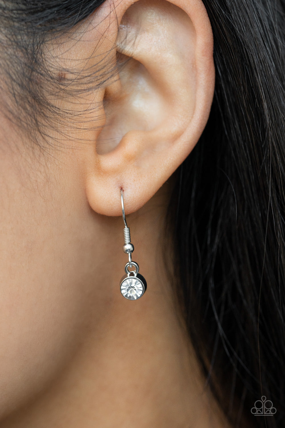 LONG LIVE SPARKLE - WHITE RHINESTONES GLAM NECKLACE