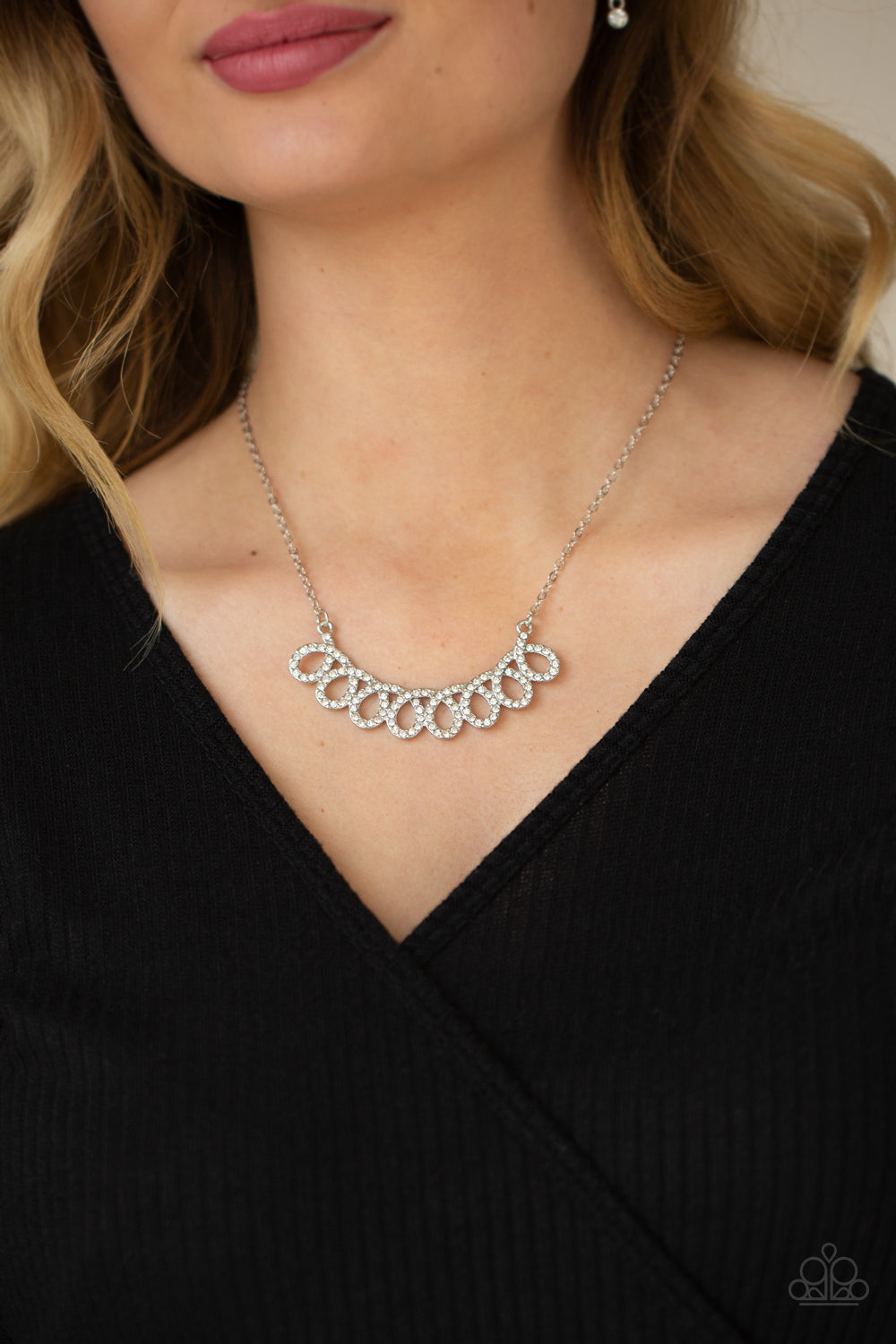 TIMELESS TRIMMINGS - WHITE DAINTY SWIRLS NECKLACE