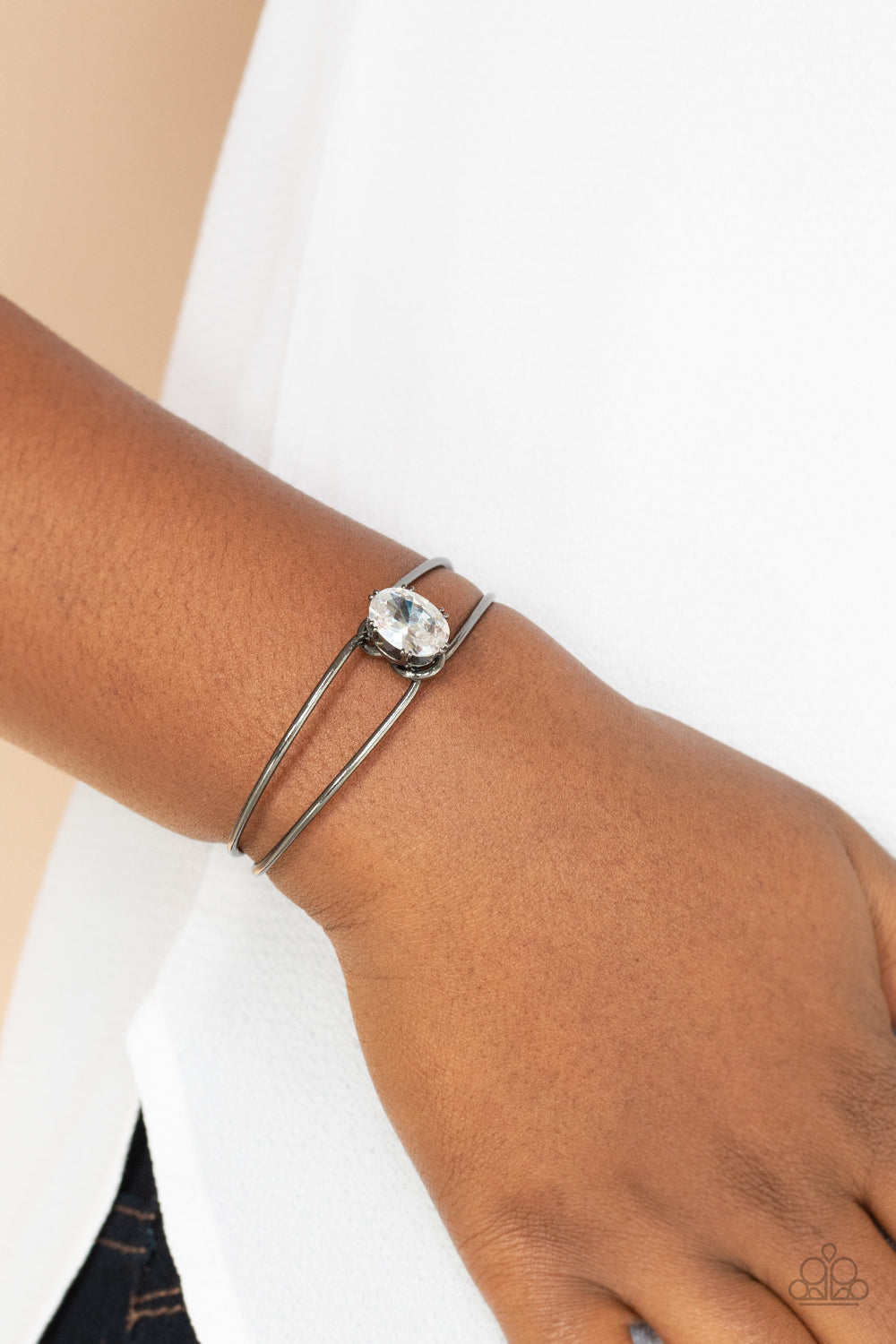 GLOW NO MERCY - BLACK