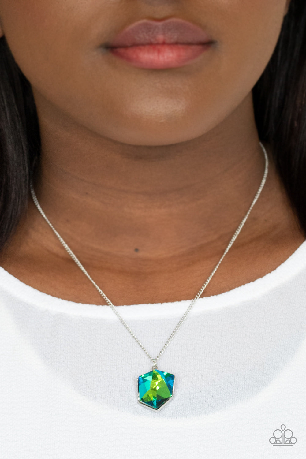 STELLAR SERENITY - GREEN OIL SPILL NECKLACE