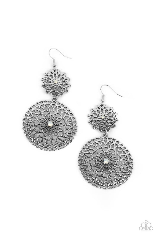 GARDEN MANTRA - WHITE OPALESCENT RHINESTONE CENTER FLORAL FLOWER DISC EARRINGS
