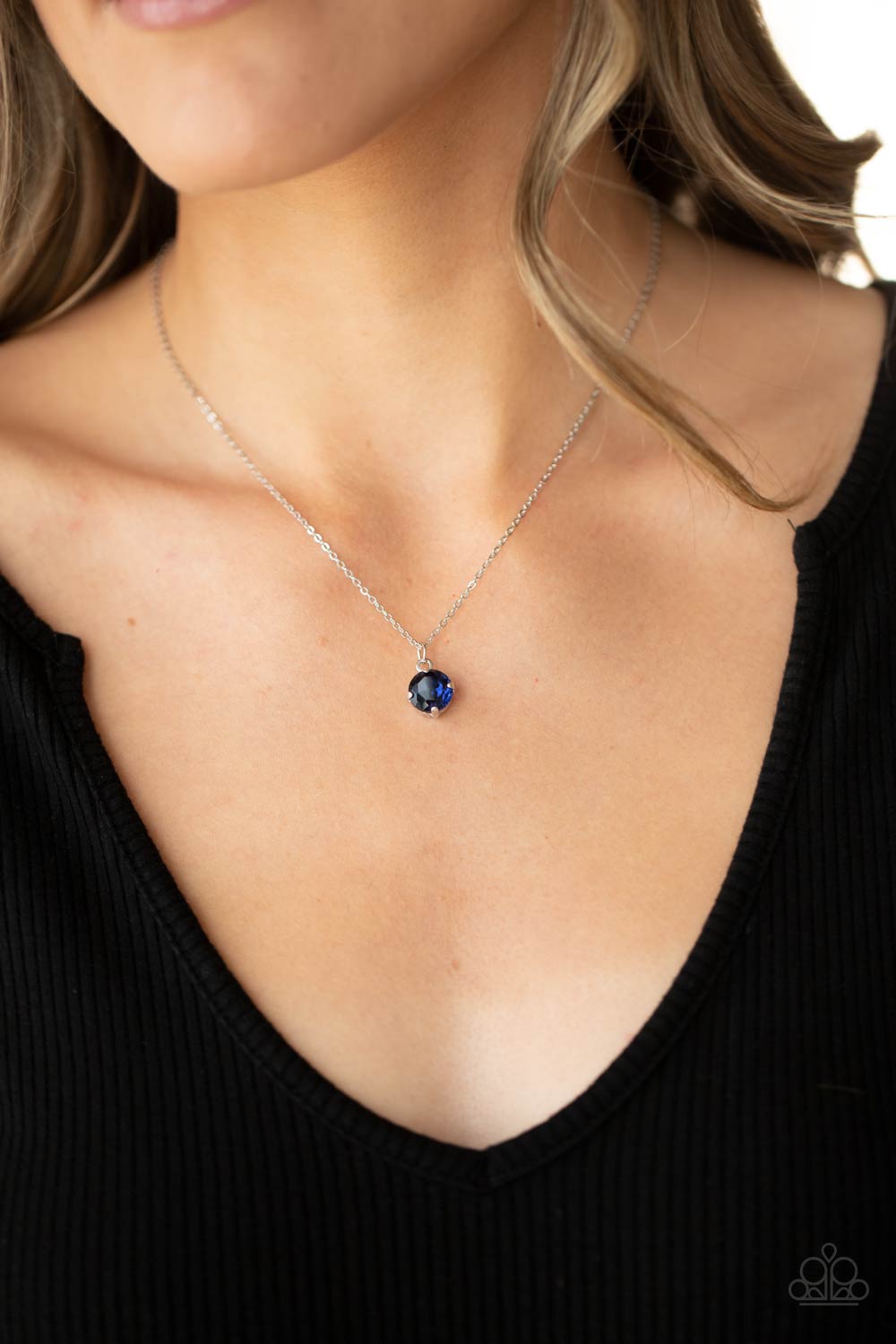 UNDENIABLY DEMURE - BLUE SAPPHIRE RHINESTONE SOLITAIRE NECKLACE